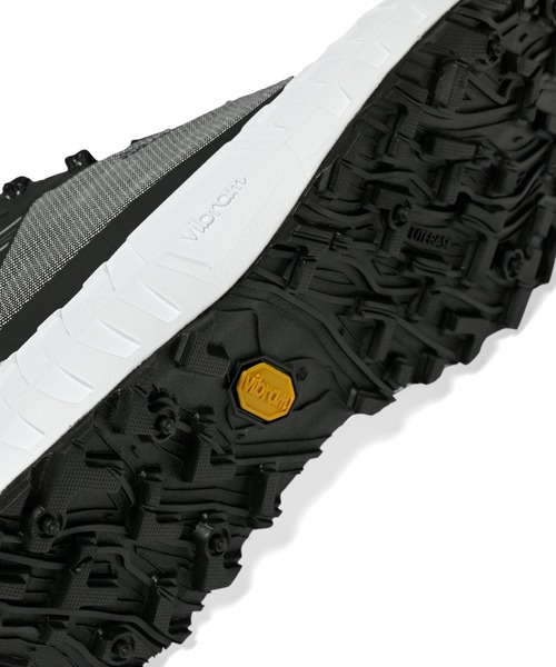 スニーカー norda ノルダ - 001 トレイルランニングシューズ Core Black メンズ レディースの画像