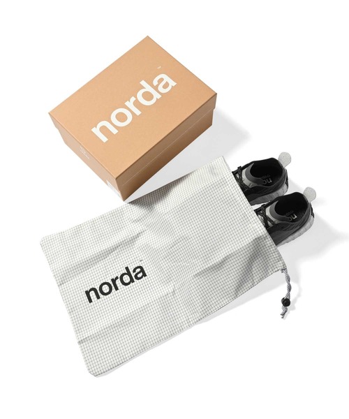 スニーカー norda ノルダ - 001 トレイルランニングシューズ Core Black メンズ レディースの画像