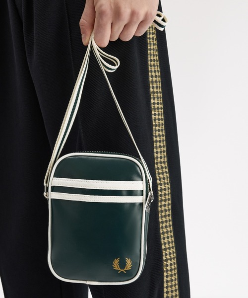 新品未使用品　FRED PERRY フレッドペリー ウエストバッグ　ショルダー WEB限定】[FRED PERRY/フレッドペリー] ティップ テープ クロスボディ