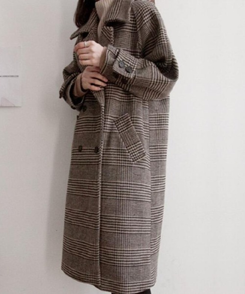 コート アウター チェック柄デザイン 大きなラペルとダブルブレストが