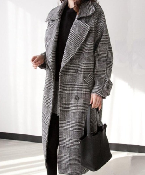 コート アウター チェック柄デザイン 大きなラペルとダブルブレストが