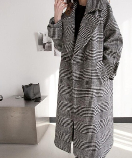 コート アウター チェック柄デザイン 大きなラペルとダブルブレストが