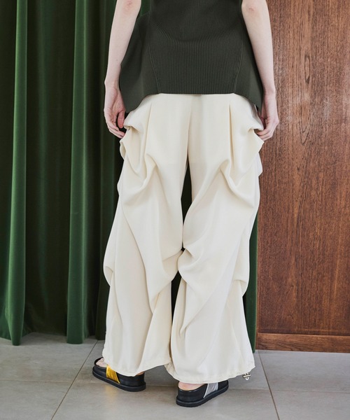 OMMO（オーエムエムオー） パンツ DLAPE TUCK PT レディース