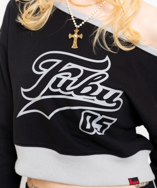 tシャツ FUBU x atmos pink Off-shoulder Top / フブ × アトモス ピンク オフショルダー トップ 「SP」 レデ FUBU tシャツ x atmos pink Off-shoulder Top / フブ × アトモス