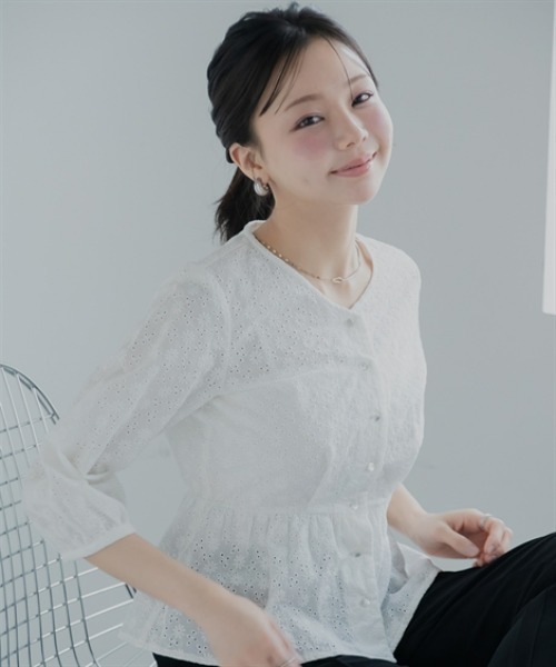 【新品未使用】Jours+ カモミール刺繍 ペプラムブラウス Petitjo（プッチージョ） ブラウス シャツ 小さいサイズ 綿100％透かし