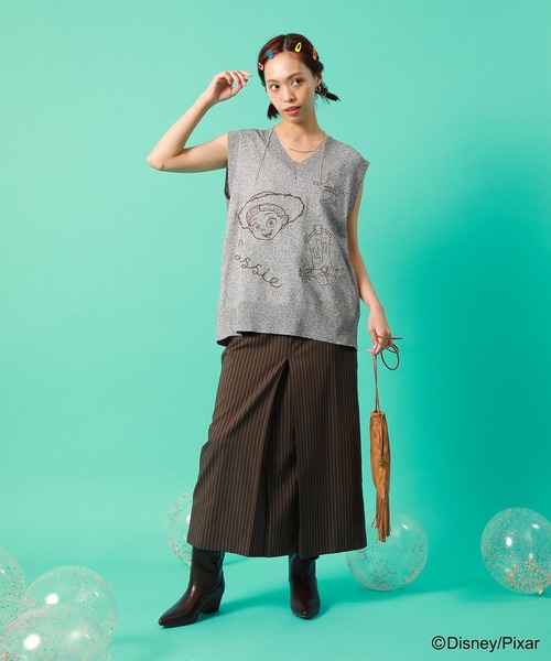 Disney（ディズニー） ベスト ジレ TOY STORY / 刺繍Vネックニット