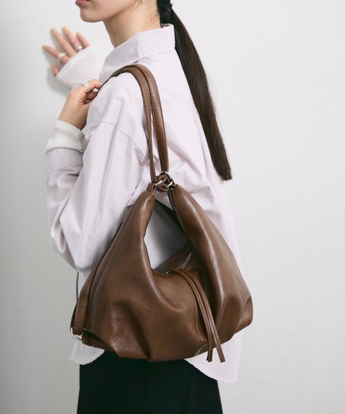 デイバック リュック フェイクレザー2WAYコンバーチブルバッグ
