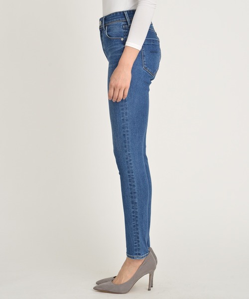 「YANUK」 スキニーデニムパンツ 23inch ブルー レディース_画像2