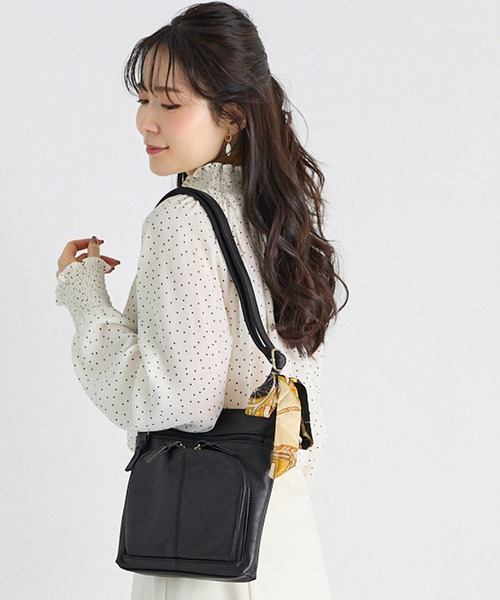 ショルダーバッグ バッグ お財布ショルダー 斜めがけ 肩掛け 軽量 軽い