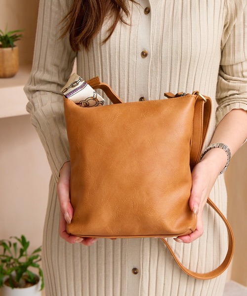 ショルダーバッグ バッグ お財布ショルダー 斜めがけ 肩掛け 軽量 軽い