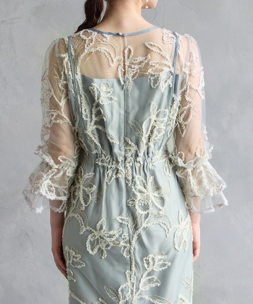 AIMER エメ ファーヤーンフラワー刺繍 ドレス Mサイズ 結婚式 お呼ばれ AIMER ドレス ファーヤーンフラワー刺繍フリルスリーブIライン