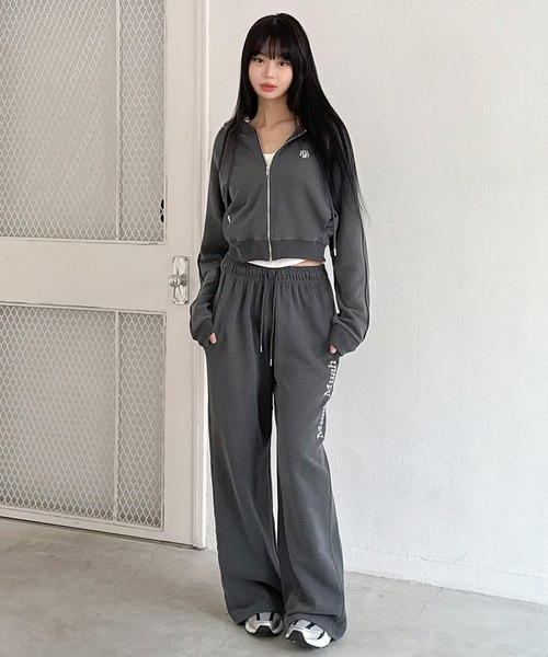 パーカー A'GEM/9 × .kom 「muah muah/ムーアムーア」 STITCH LOGO PIGMENT HOOD ZIPUP/ステッチロ A'GEM/9 × .kom 『muah muah/ムーアムーア』 STITCH LOGO