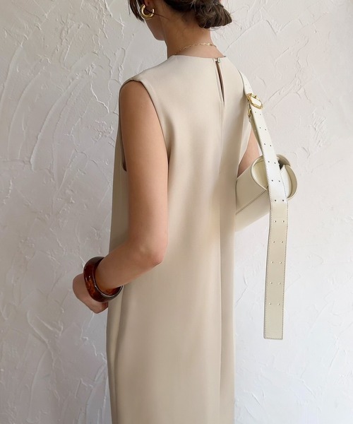 JUNOAH（ジュノア） ワンピース 深VネックバックスリットIライン