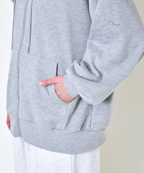 パーカー 「バックロゴ×花柄プリント」ZIPパーカー／ゆるカワ抜け感