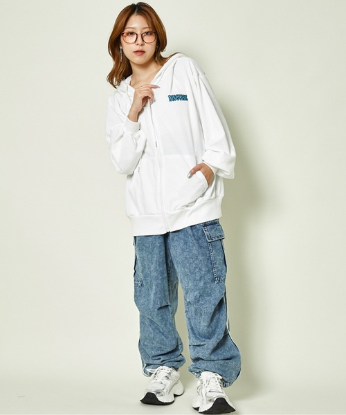 パーカー 「バックロゴ×花柄プリント」ZIPパーカー／ゆるカワ抜け感