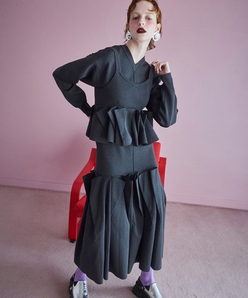 OMMO（オーエムエムオー） ワンピース TRIANGLE TUCK KNIT OP