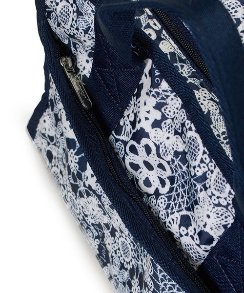 トートバッグ LARGE E/W TH TOTE フローラルレースネイビー レディースの画像