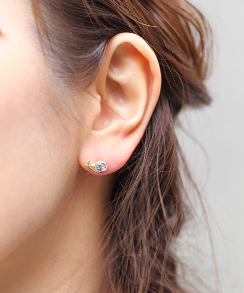 ディズニーピアス ドナルドダック＆デイジーダック kiss シルバーアクセ ディズニーピアス ドナルドダック＆デイジーダック kiss