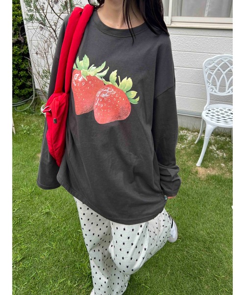 値下げ♡着用1回♡ファミリア　いちご長袖Tシャツ　ロンT 値下げ♡着用1回♡ファミリア いちご長袖Tシャツ ロンT 【公式通販】