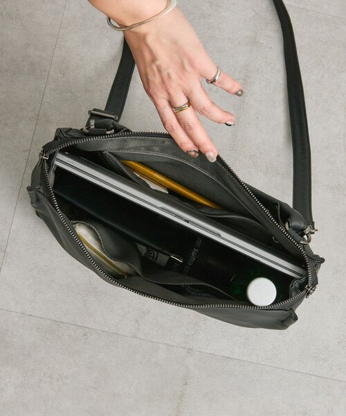 ear PAPILLONNER（イア パピヨネ） ショルダーバッグ バッグ 「本革/A4