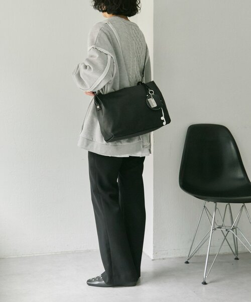 ear PAPILLONNER（イア パピヨネ） ショルダーバッグ バッグ 「本革/A4