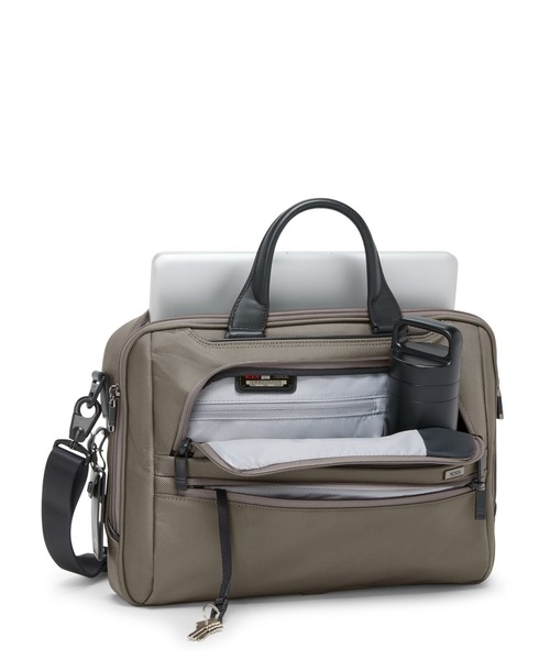 ビジネスバッグ TUMI ALPHA（アルファ） ミディアム・15インチ・ブリーフケース（A4/PC15インチまで対応） メンズの画像