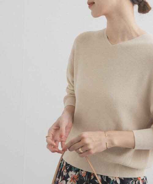 新品　アーバンリサーチドアーズ コットン畦Vネックニット セール】コットン畦Vネックニット｜春服/カラーニット/オフィス