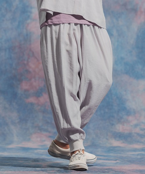 「Jih Nunc」 イージーパンツ L ライトグレー メンズの画像