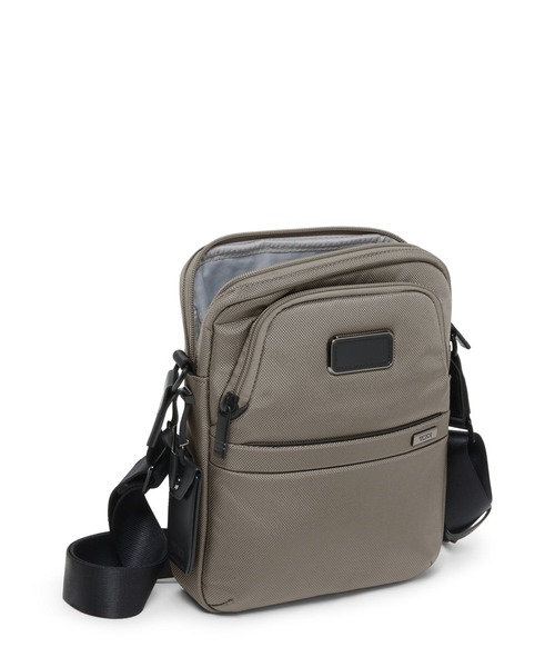 ショルダーバッグ TUMI ALPHA（アルファ） ミディアム・クロスボディ メンズの画像
