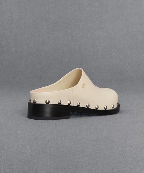 CHARLES ＆ KEITH スリッポン レザースタッズ クロッグ