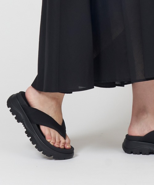 SHAKAゼブラ柄 トングサンダル SANDAL シャカ新作サンダル「アニマル パック」シリーズ、ゼブラ柄×本革