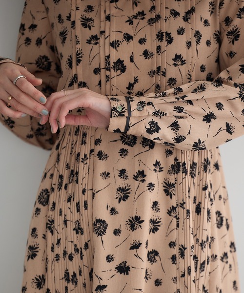 YECCA VECCA（イェッカヴェッカ） ワンピース フラワー柄プリーツMIX