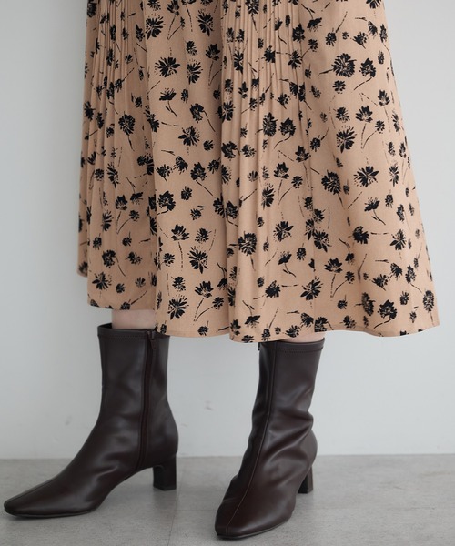 YECCA VECCA（イェッカヴェッカ） ワンピース フラワー柄プリーツMIX