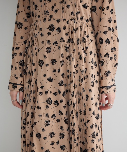 YECCA VECCA（イェッカヴェッカ） ワンピース フラワー柄プリーツMIX