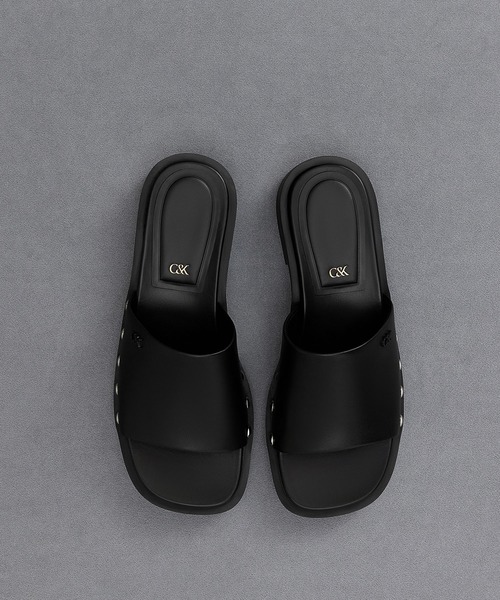 CHARLES ＆ KEITH（チャールズ&キース） サンダル レザースタッズ