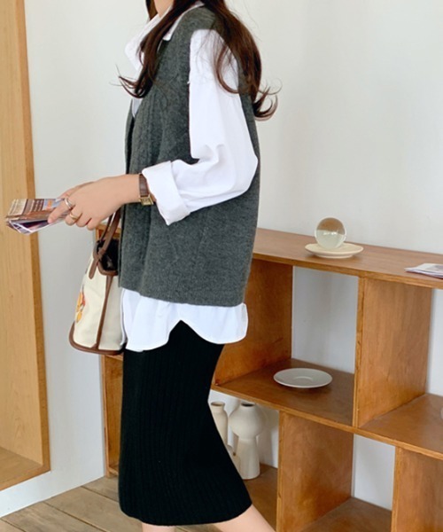 lohen ローヘンVネックコンパクトベスト