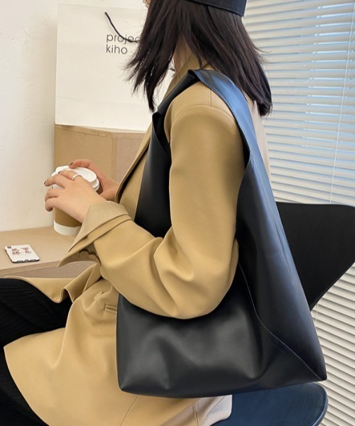 ハンドバッグ メタリックトライアングル型ショルダーバッグ