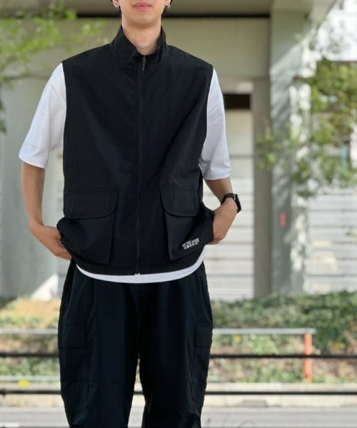 C.P. Company ナイロンベスト　ベージュ CAMP7 ベスト ジレ 「CAMP7」CP-TEX ナイロンベスト メンズ
