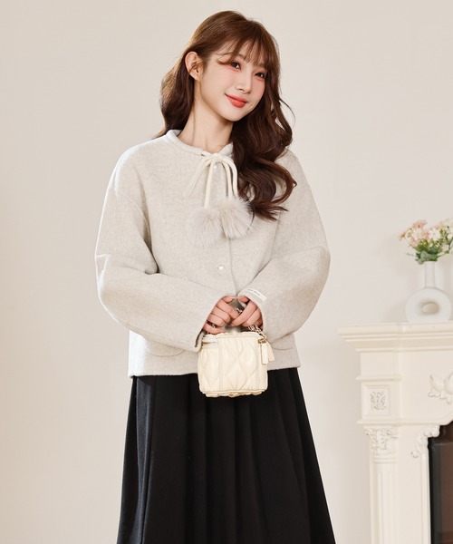 Anely ノーカラーコート コート リボン ファー ポンポン付き ショート