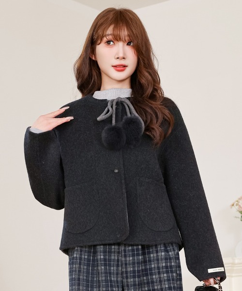 Anely ノーカラーコート コート リボン ファー ポンポン付き ショート