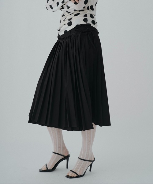 FEKETE（フェケテ） スカート wrapping pleated skirt / ラッピング