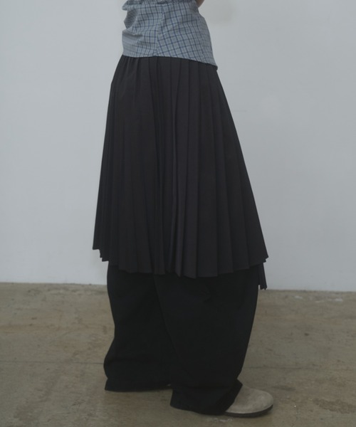 FEKETE（フェケテ） スカート wrapping pleated skirt / ラッピング