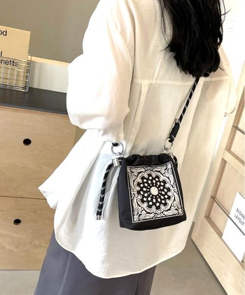 lit.Cy ショルダーバッグ バッグ バンダナ柄刺繍 ロープ 巾着
