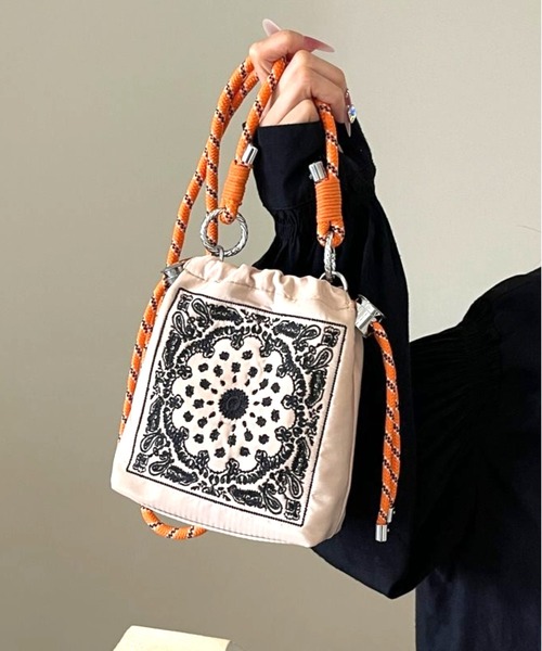 lit.Cy ショルダーバッグ バッグ バンダナ柄刺繍 ロープ 巾着