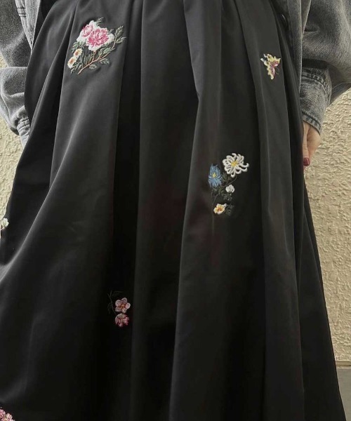 KEITAMARUYAMAコラボEMBROIDERY BALLOON SKIRT セール】KEITAMARUYAMA × AMERI EMBROIDERY BALLOON SKIRT（スカート