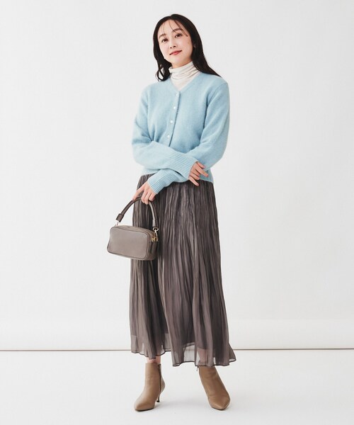 UNTITLED カーディガン 「ショート丈/一枚着も可能」ウール UNTITLED カーディガン 「ショート丈/一枚着も可能」ウール