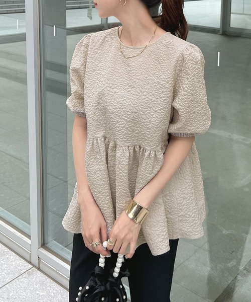 未使用ジャガードペプラムトップス　ベージュゴールドLAVA Futier Land tシャツ 「新色追加」ふくれジャガードペプラム