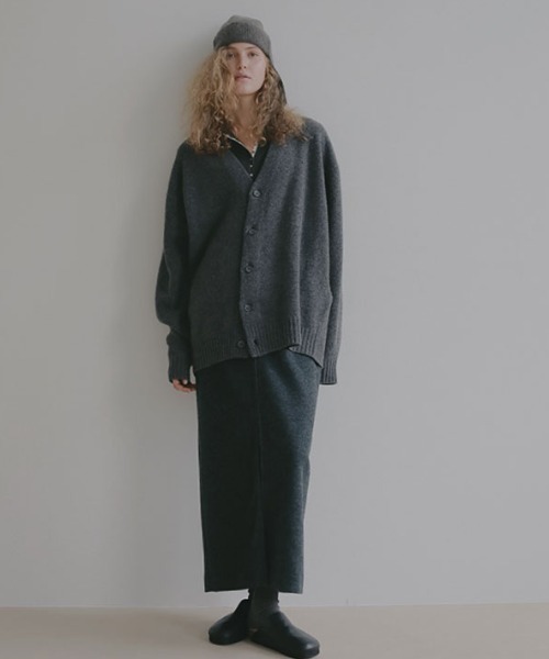 ETRE TOKYO（エトレトウキョウ） カーディガン ミドルゲージVネック
