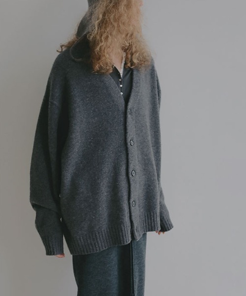 ETRE TOKYO（エトレトウキョウ） カーディガン ミドルゲージVネック