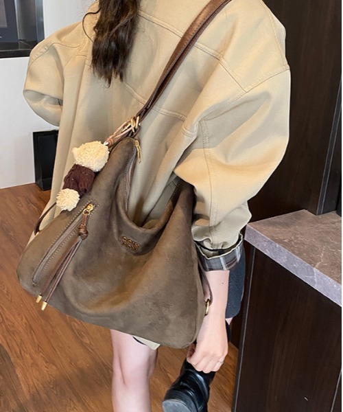 FREE STYLISTS ショルダーバッグ バッグ Y2Kチャーム付き大容量バッグ